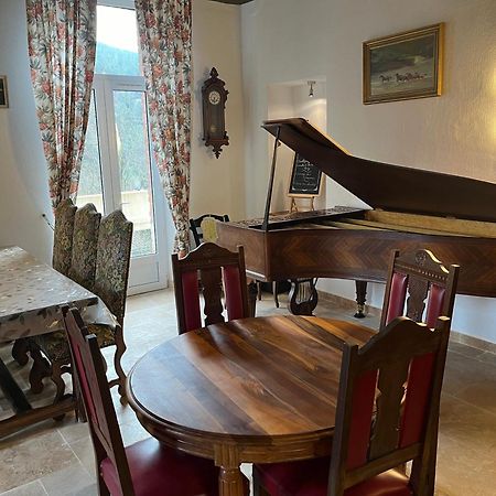 Chateau Lou Cante Perdrix La Vernarede 外观 照片