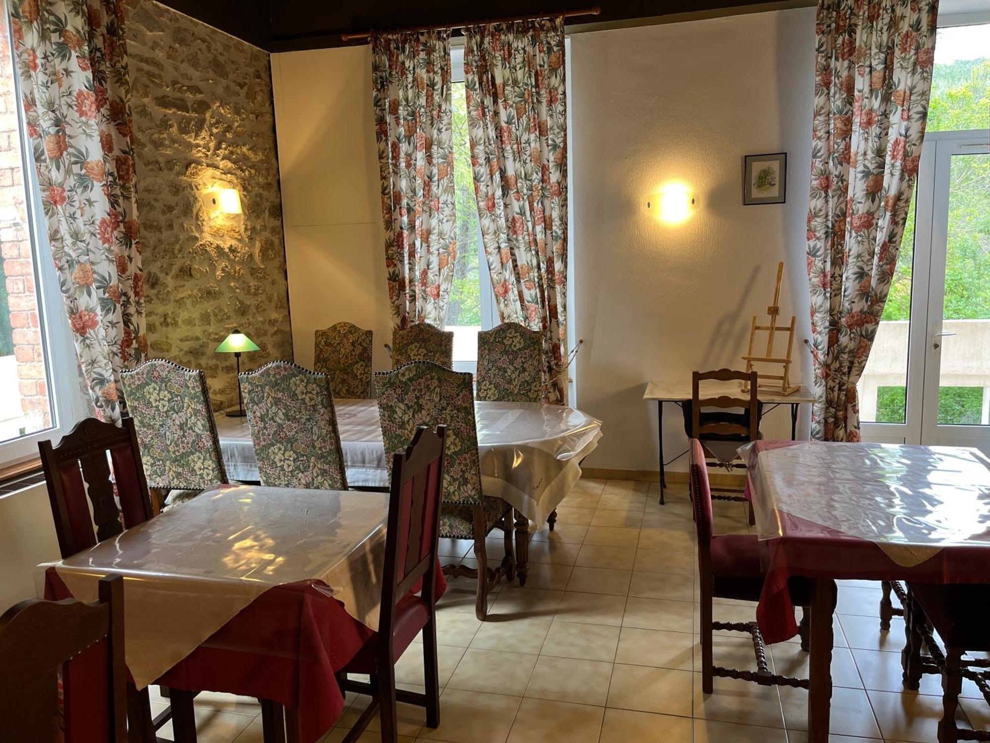 Chateau Lou Cante Perdrix La Vernarede 外观 照片