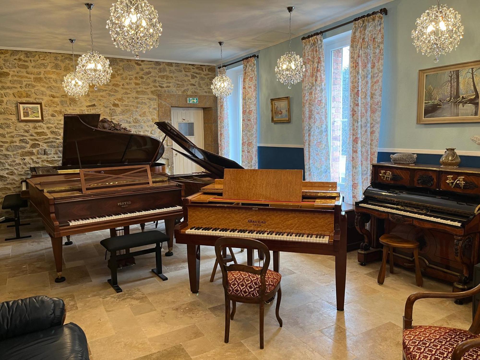 Chateau Lou Cante Perdrix La Vernarede 外观 照片